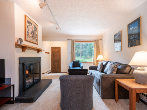 Copper MTN Center village pet friendly one bedroom Ski in Walk out